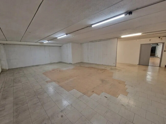 Plus de détails pour Industriel/Logistique à louer