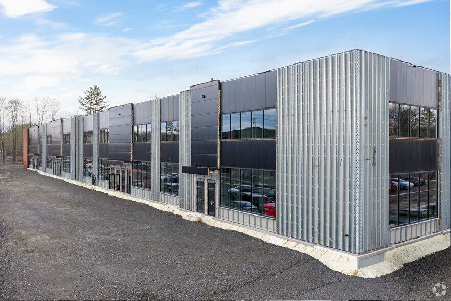 100 Blvd Jean-Baptiste-Rolland O, Saint-jerome, QC à louer - Photo de l’immeuble – Image 1 sur 46