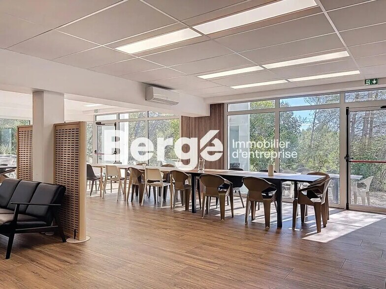 Bureau dans Valbonne à louer - Photo de l’immeuble – Image 1 sur 21
