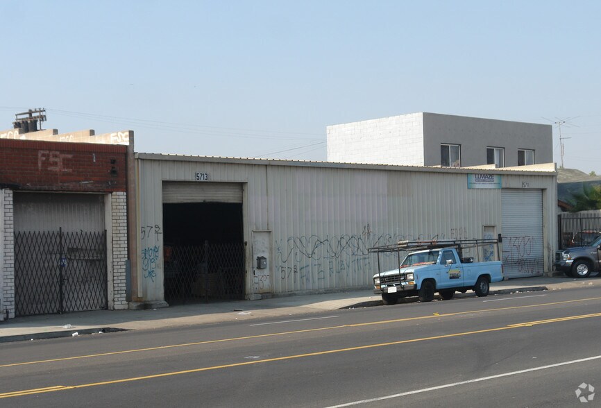 5711-5713 Holmes Ave, Los Angeles, CA à louer - Photo de l’immeuble – Image 3 sur 5