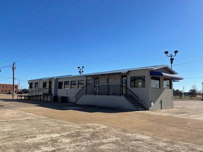 207 E Texas St, Bossier City, LA à louer - Photo de l’immeuble – Image 3 sur 12