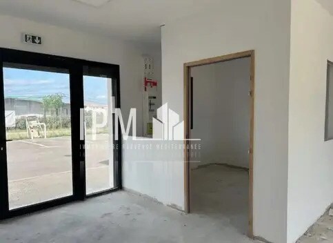 Local commercial dans Lançon-Provence à louer - Photo de l’immeuble – Image 1 sur 4