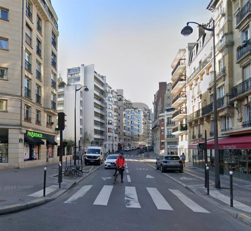 Local commercial dans Paris à louer Photo de l’immeuble– Image 1 sur 3