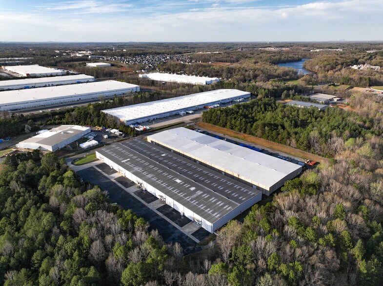 2690 Commerce Dr, Rock Hill, SC à louer - Photo de l’immeuble – Image 2 sur 8