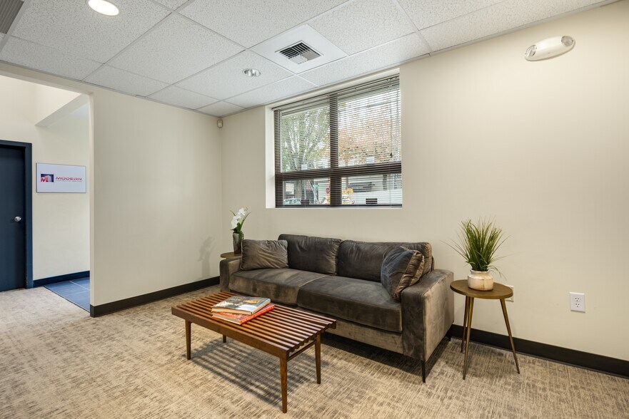 3300 E Union St, Seattle, WA à louer - Hall d’entrée – Image 1 sur 10