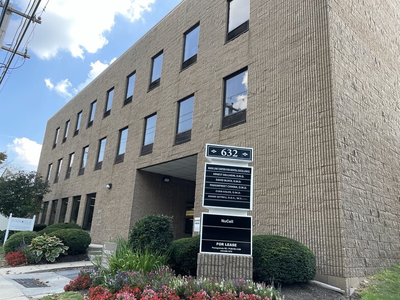632 Montgomery Ave, Narberth, PA à louer - Photo de l’immeuble – Image 1 sur 5