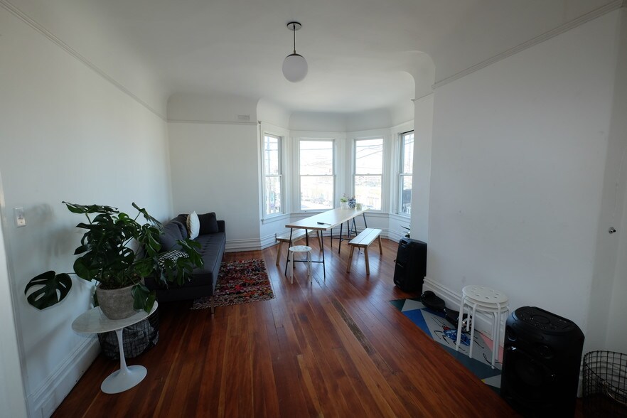 2403 16th St, San Francisco, CA à vendre - Photo de l’immeuble – Image 3 sur 9