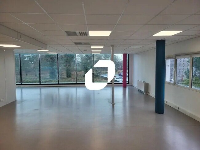 Plus de détails pour Bureau à louer