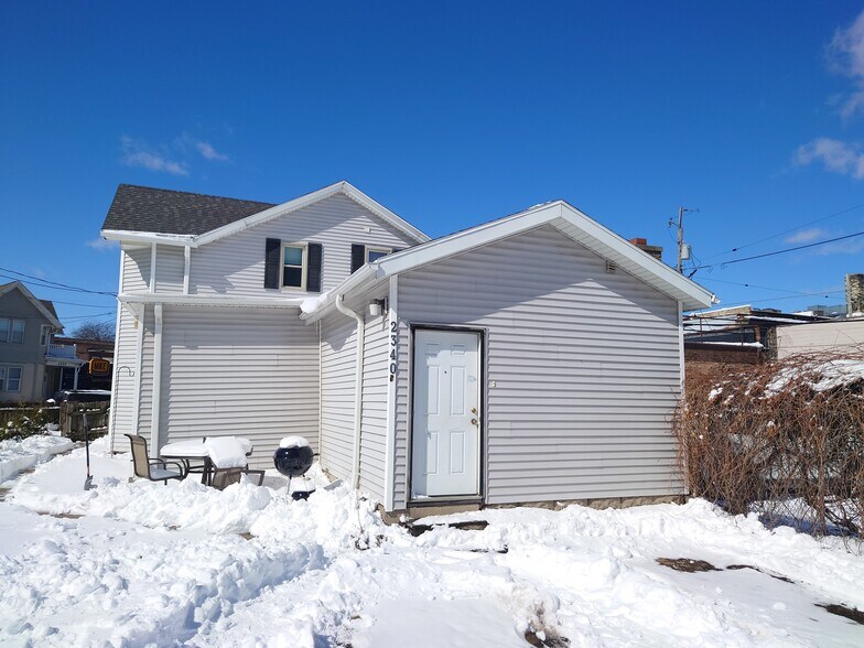 2340 Kinnickinnic Ave, Milwaukee, WI à vendre - Photo de l’immeuble – Image 3 sur 9