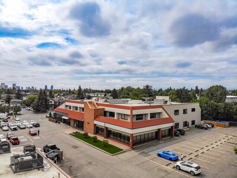 2411 4th St NW, Calgary, AB à louer - Photo de l’immeuble – Image 2 sur 11