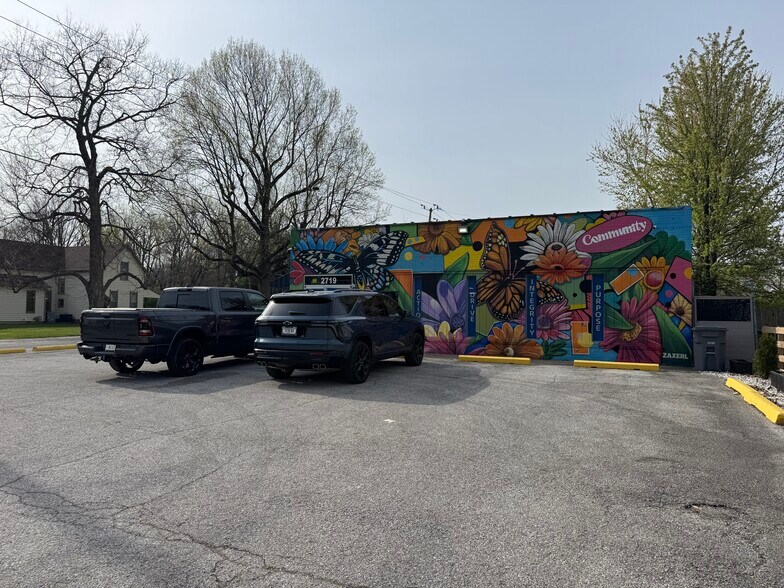 2719 E Troy Ave, Indianapolis, IN à vendre - Photo de l’immeuble – Image 2 sur 5
