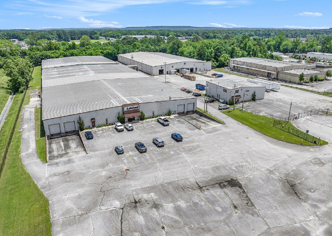 Pride Lane Industrial Park portefeuille de 3 biens à vendre sur LoopNet.fr Photo de l’immeuble– Image 1 sur 15