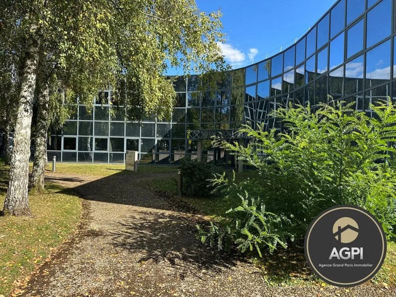 Bureau dans Saclay à vendre - Photo de l’immeuble – Image 2 sur 8
