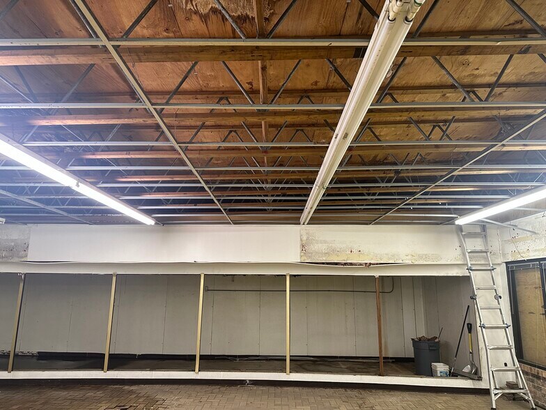 1136 E Grayson St, San Antonio, TX à louer - Photo de l’immeuble – Image 3 sur 19
