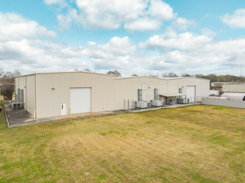 205 Marcon Dr, Lafayette, LA à vendre - Photo de l’immeuble – Image 2 sur 34