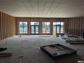 208-216 N Main St, Creve Coeur, IL à louer Photo intérieure– Image 1 sur 4