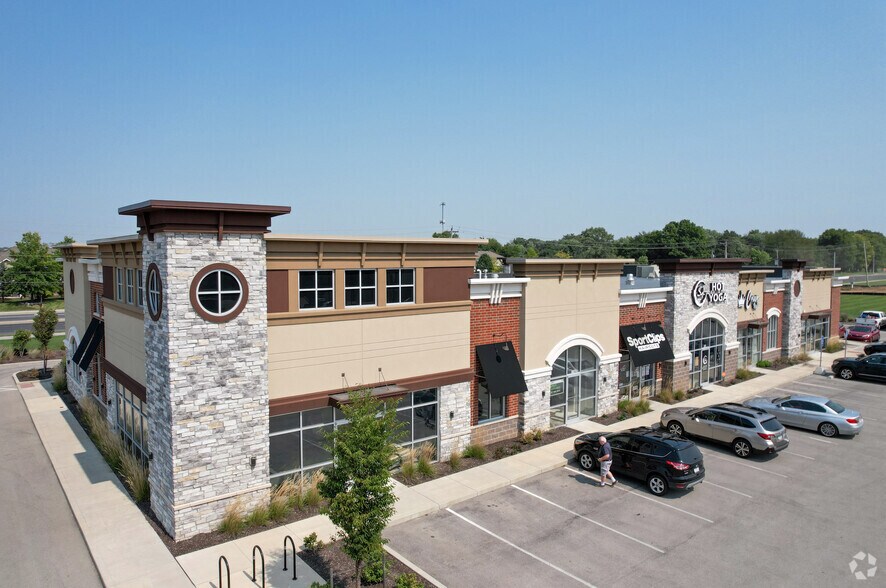 Community Dr, Noblesville, IN à louer - Photo de l’immeuble – Image 2 sur 7