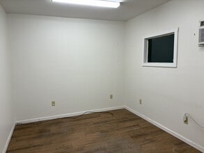 200 Old County Cir, Windsor Locks, CT à louer Photo intérieure– Image 2 sur 10