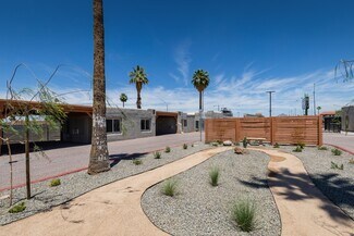 Plus de détails pour 2625 E Van Buren St, Phoenix, AZ - Médical à louer