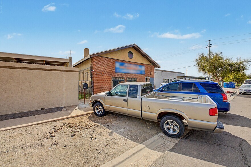 6819 N 55th Dr, Glendale, AZ à louer - Photo de l’immeuble – Image 2 sur 43