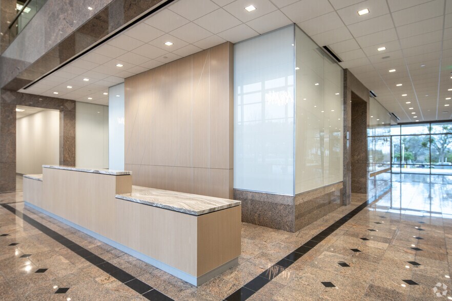 6400 Legacy Dr, Plano, TX à vendre - Hall d’entrée – Image 2 sur 15