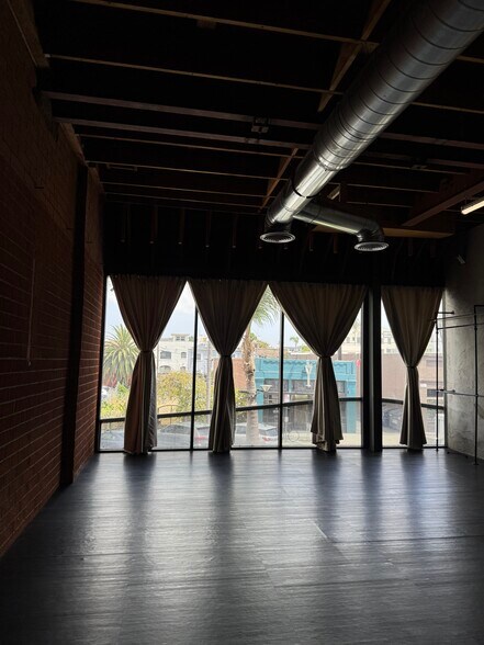 408 E 1st St, Long Beach, CA à louer - Photo de l’immeuble – Image 2 sur 17