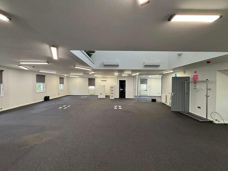 82 Muir St, Hamilton à louer - Photo de l’immeuble – Image 2 sur 5