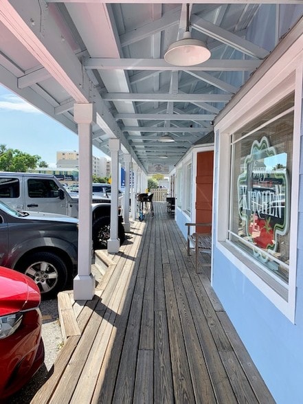 5337 Gulf Dr, Holmes Beach, FL à vendre - Photo de l’immeuble – Image 2 sur 19