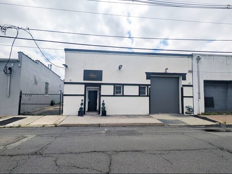 130 Railroad Ave, Hackensack, NJ à louer - Photo de l’immeuble – Image 1 sur 5