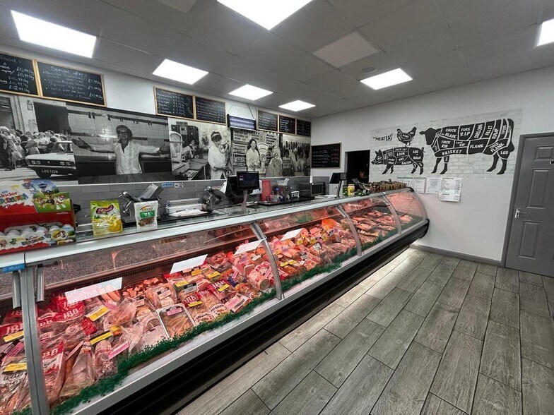 241 Imperial Dr, Harrow à louer - Photo de l’immeuble – Image 3 sur 5