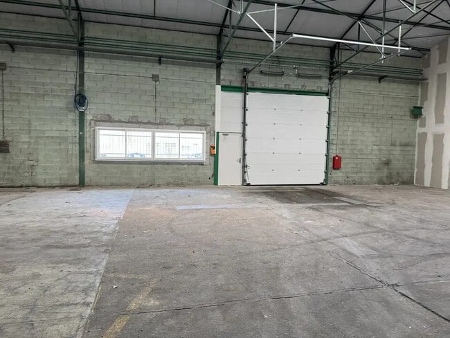 Plus de détails pour Industriel/Logistique à louer