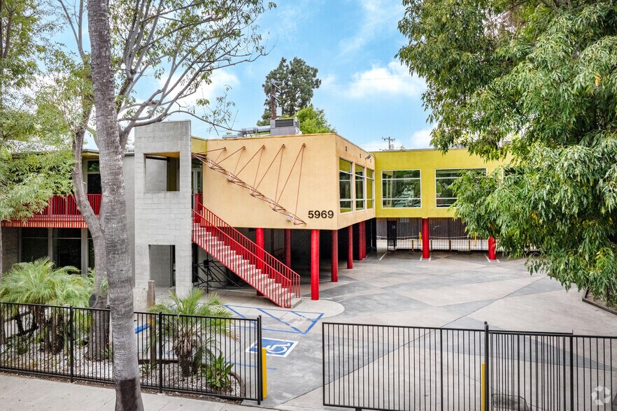 5969 Washington Blvd, Culver City, CA à louer - Photo de l’immeuble – Image 3 sur 26
