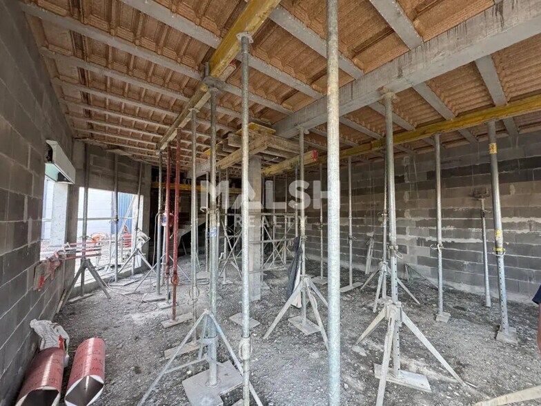 Bureau dans Montbrison à louer - Photo de la construction – Image 3 sur 6