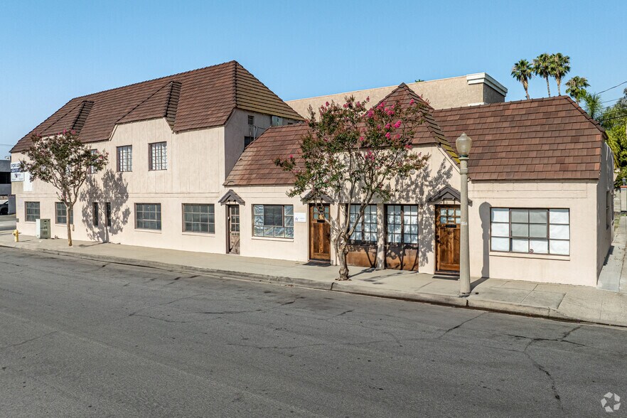 319-323 E Foothill Blvd, Arcadia, CA à louer - Photo de l’immeuble – Image 2 sur 19