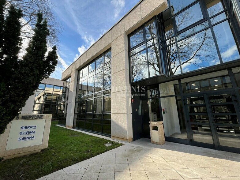 1 Boulevard Des Chênes, Guyancourt à louer - Photo de l’immeuble – Image 3 sur 3
