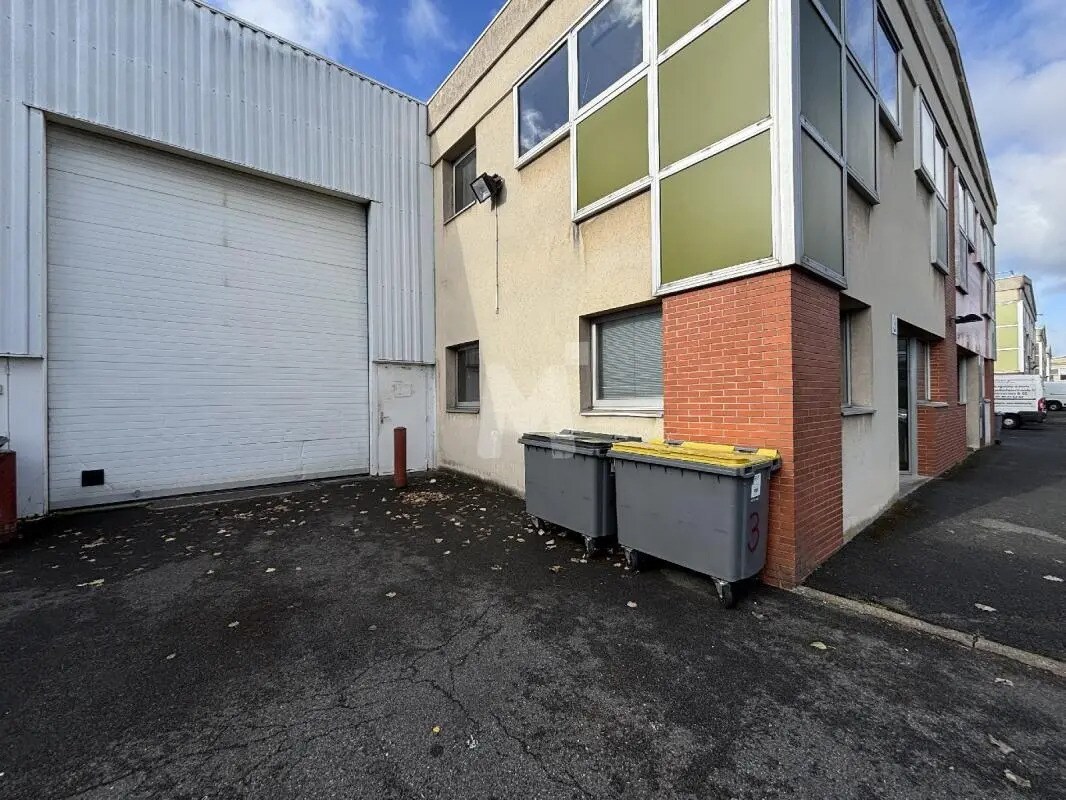Local d’activités dans Chilly-Mazarin à louer Photo de l’immeuble– Image 1 sur 9