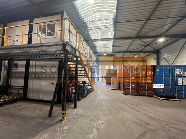 Local d'activités dans Claye-Souilly à vendre - Photo de la construction – Image 2 sur 4