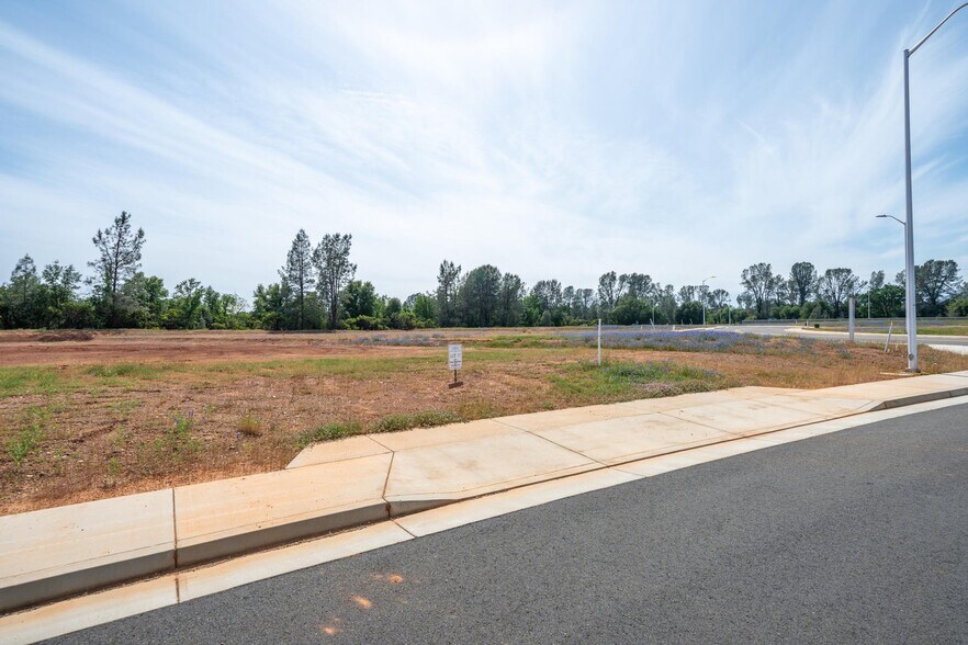 Rancho Industrial Park, Redding, CA à vendre - Photo principale – Image 1 sur 4