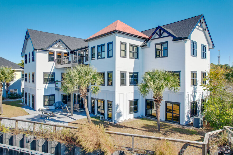 670 Marina Dr, Charleston, SC à louer - Photo de l’immeuble – Image 3 sur 23