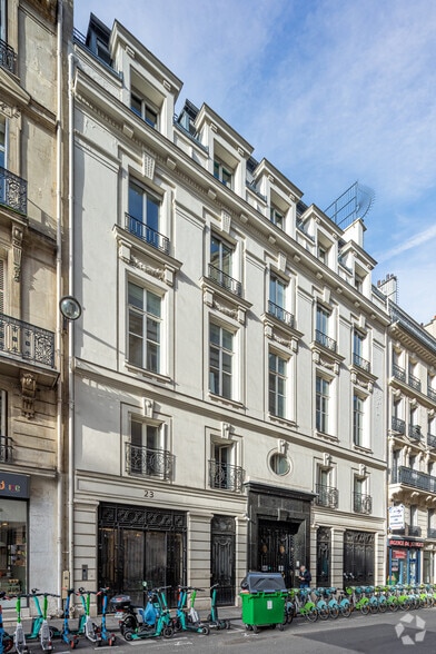 23 Rue Taitbout, Paris à louer - Photo de l’immeuble – Image 2 sur 2