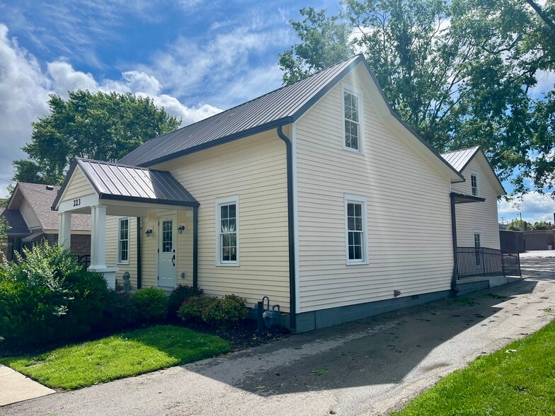 223 Bridge St, Franklin, TN à louer - Photo de l’immeuble – Image 3 sur 6