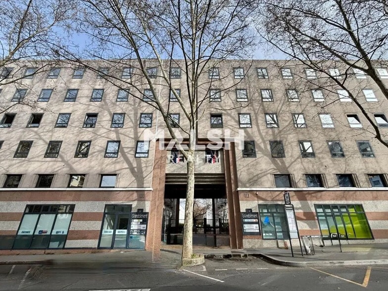 Bureau dans Villeurbanne à louer - Photo de l’immeuble – Image 1 sur 14