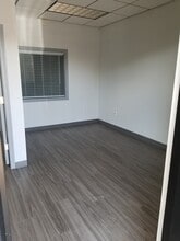 7211 W Charleston Blvd, Las Vegas, NV à louer Photo intérieure– Image 1 sur 4