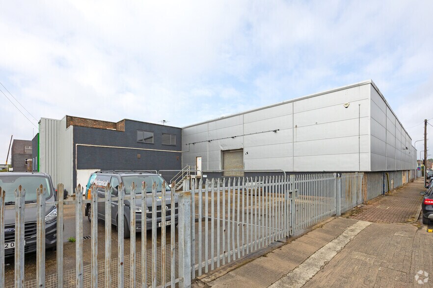 West Dock St, Hull à louer - Photo de l’immeuble – Image 1 sur 4