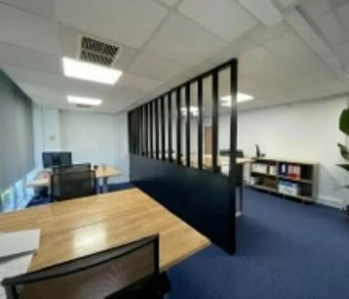 Bureau dans Mérignac à louer - Photo de l’immeuble – Image 3 sur 14