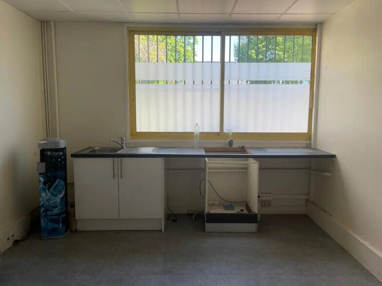 Industriel/Logistique dans Buc à louer - Photo intérieure – Image 3 sur 8