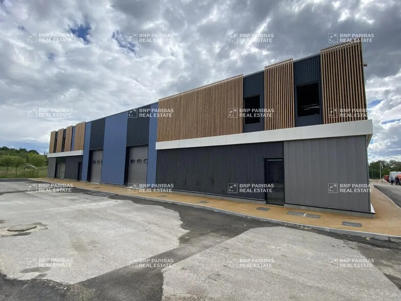 Local d'activités dans Sin-le-Noble à vendre - Photo de l’immeuble – Image 1 sur 10