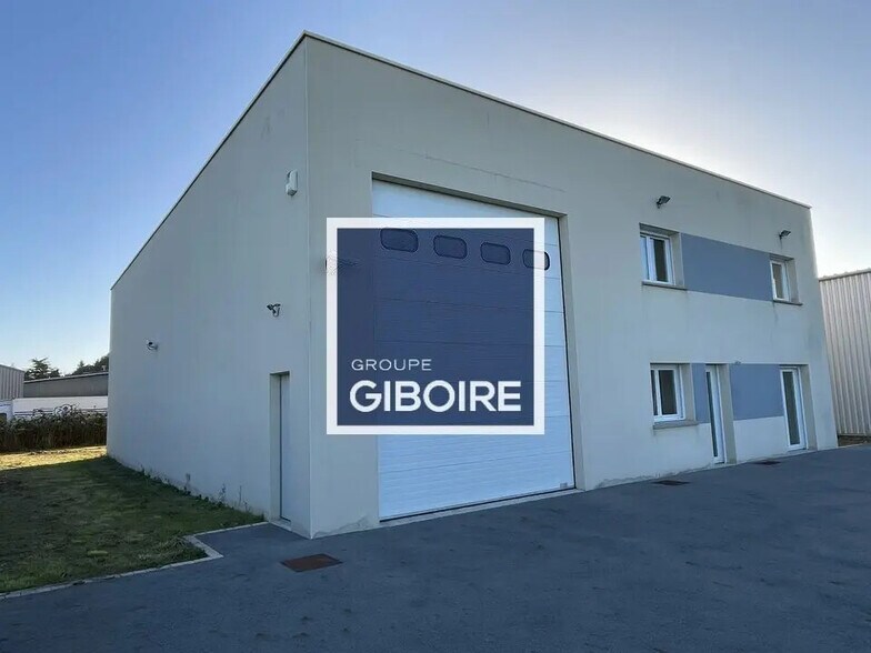 Industriel/Logistique dans Laillé à louer - Photo de l’immeuble – Image 2 sur 12