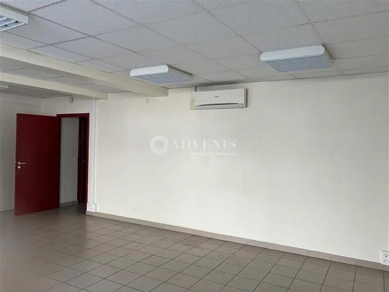 Bureau dans Vierzon à louer - Photo de l’immeuble – Image 2 sur 5