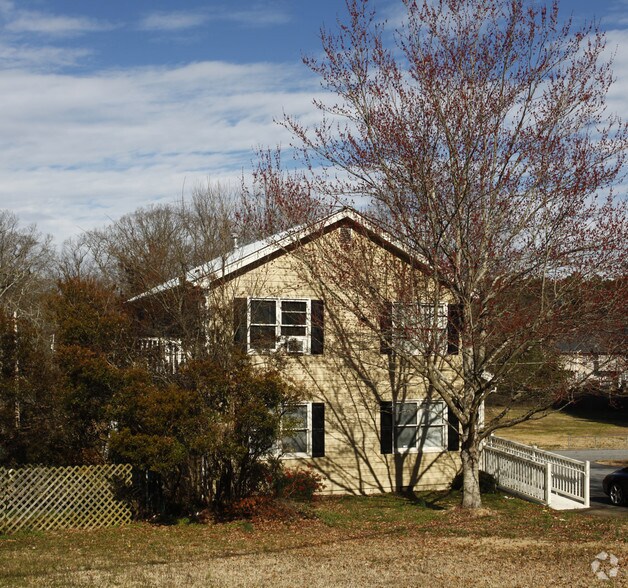 3776 NE Clairmont Rd, Chamblee, GA à louer - Photo de l’immeuble – Image 2 sur 3